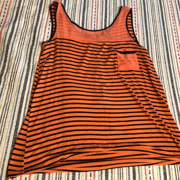 Tops - Picture 5 of 8